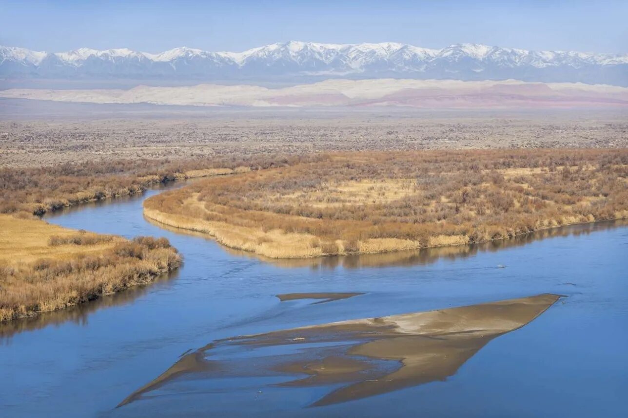 Самая большая река казахстана. Река Каратал в Казахстане. Алтын Эмель заповедник. Долина реки Каратал. Река Алтын.