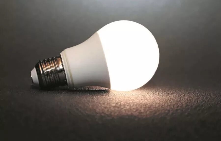 Лампа онлайт а60/20вт/4000к/е27 61158 /10/100/. Свет от лампочки. Свет лампы 20. Лофт лампы гирлянда эдисона. Лампа яркого света.