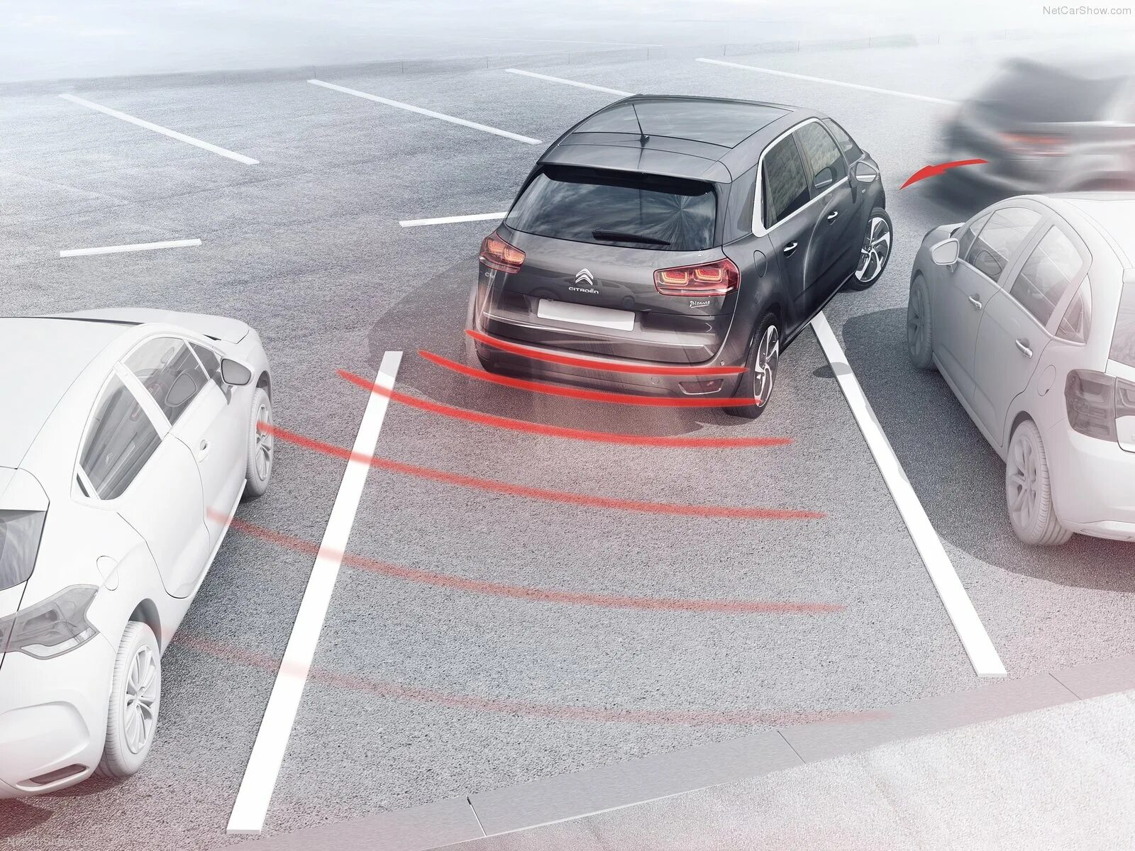 Эра глонасс на авто. Машина на парковке. Автоматический парковщик автомобилей. Электронная система парковки автомобиля. Системы безопасности автомобиля.