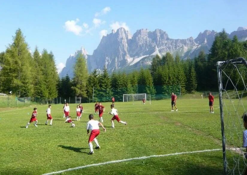 Soccer camp. Soccer camp. Soccer camp. Tamakva camp spain. Футбольный лагерь на море.
