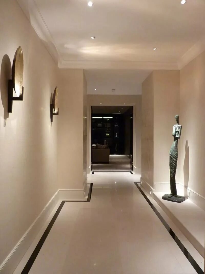 Поставь свет в коридоре. Освещение в коридоре. Подсветка в коридоре. Освещение в прихожей. Декоративное освещение коридора.