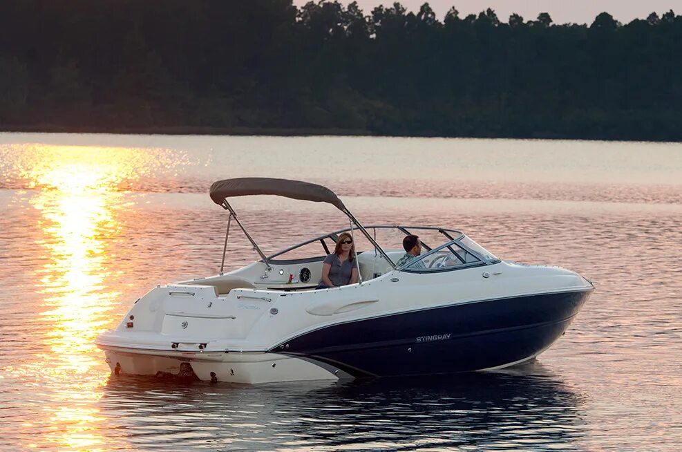 Stingray 205. Каютный катер стингрей. Stingray 230. Стингрей катер 195 каюта. Катер стингрей stingray 240sc.