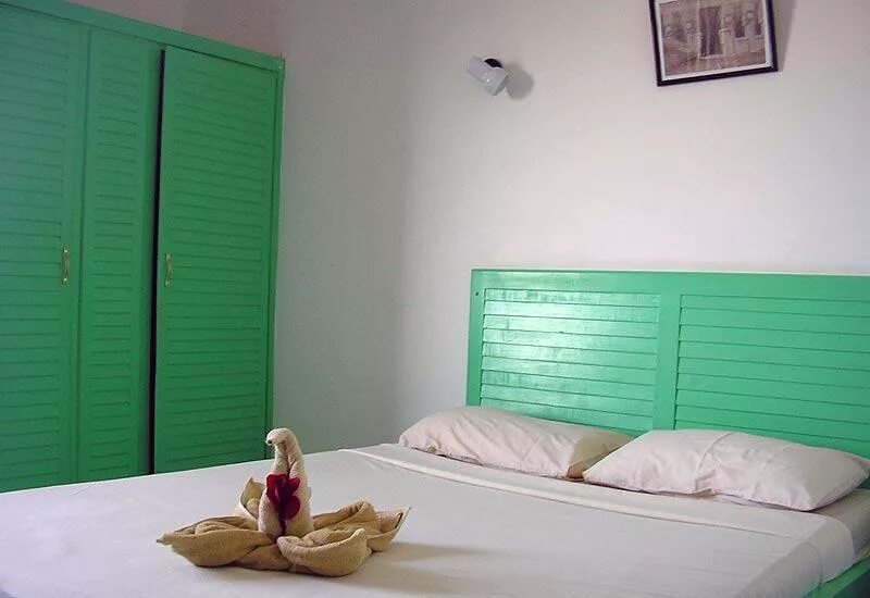 Sea view 2. Тартл бэй северный кипр. Комплектация отеля мебелью. Sea view 2. Показать номера маленькие около моря отель напра.