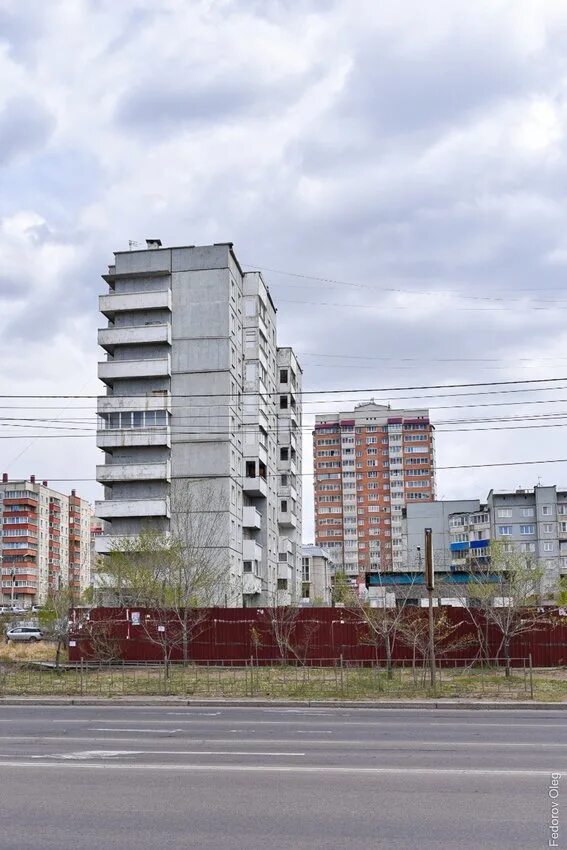 Наклоненный дом в чите. Пизанский дом в чите. Город чита забайкальский край. Курнатовского 81 чита. Сайт магазина детский мир чита.