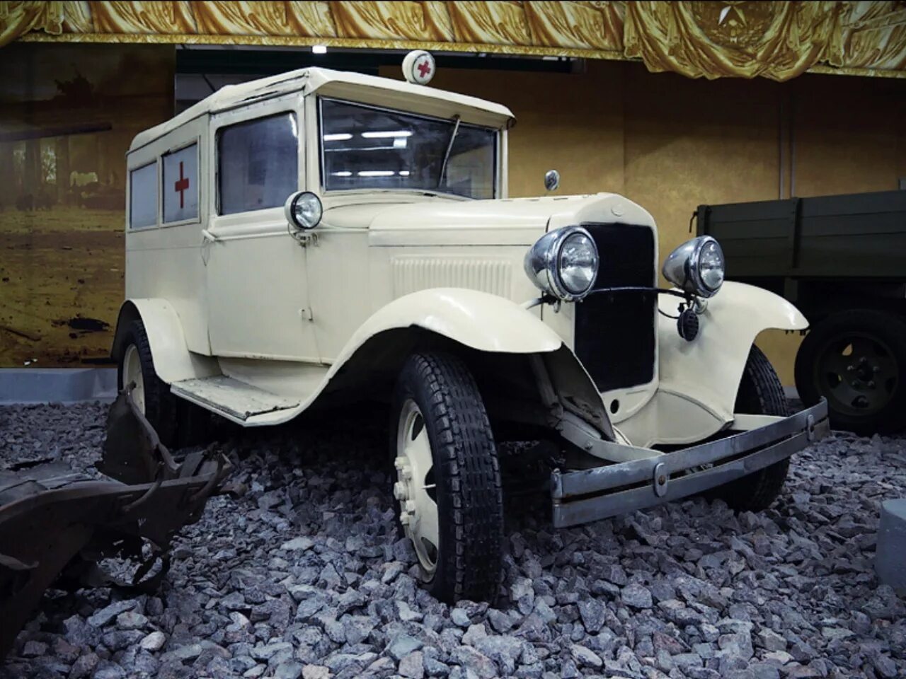 Машина военного времени. ГАЗ-55 грузовой автомобиль. ГАЗ-55 санитарный автомобиль. ГАЗ 55 санитарный. Авто ГАЗ 2-Й мировой войны.