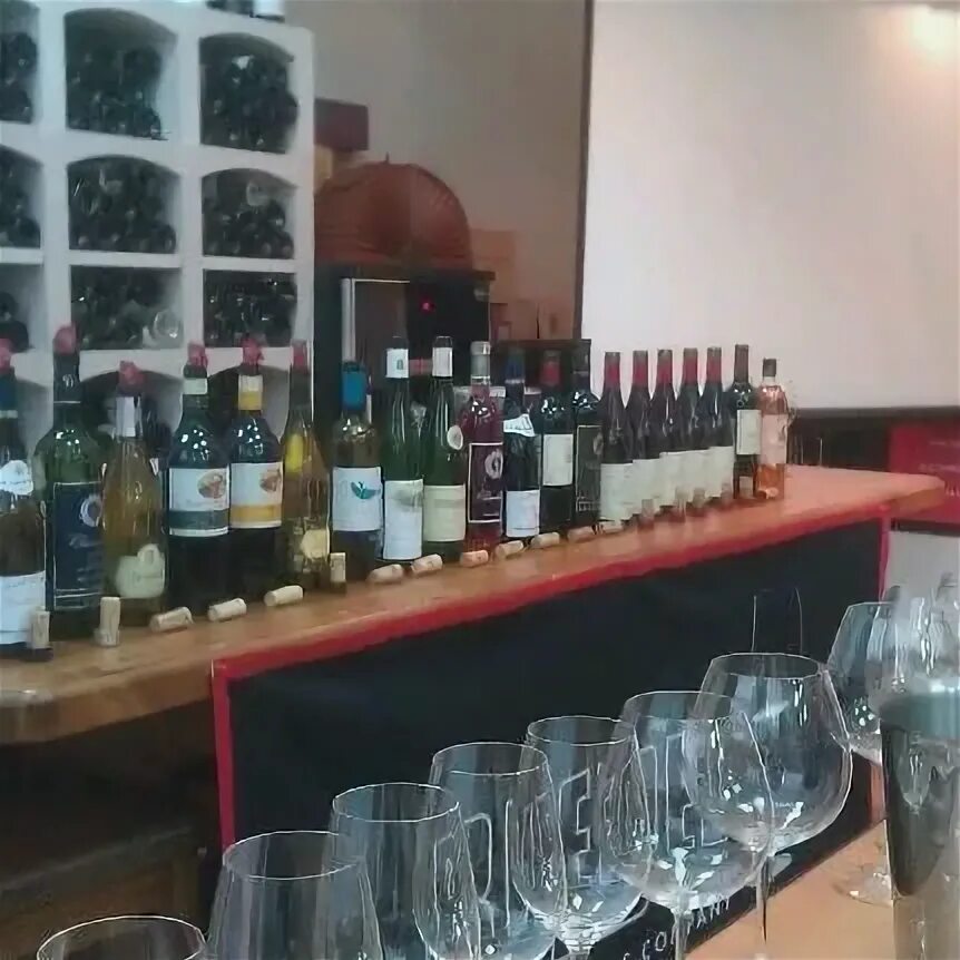 Шато вартели вино молдова. Крабы гады и вино летняя веранда. Dp trading. Dp trading. Dp trade логотип.