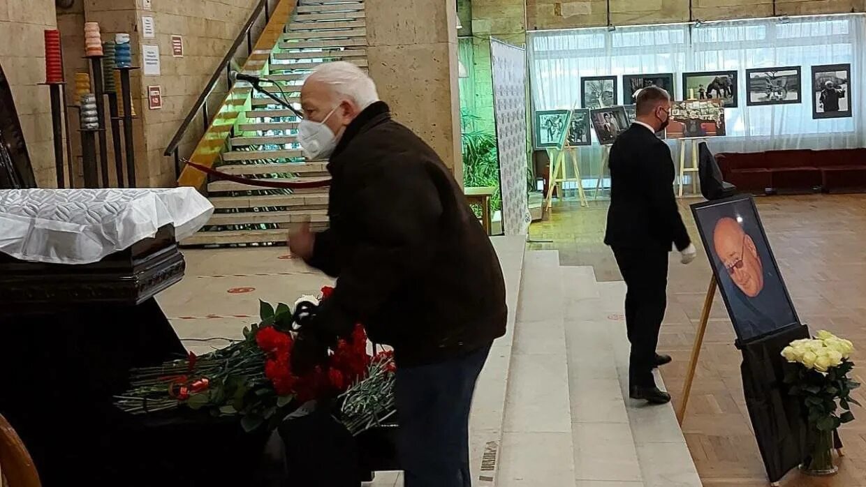 рубинштейн похороны. похороны бориса немцова. прощание с марком рудинштейном. могила рубинштейна. прощание с марком рудинштейном.