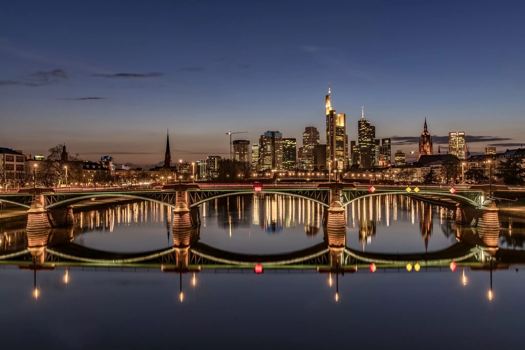 Франкфурт-на-майне. Франкфурт и франкфурт на майне. Main germany. Телевизор aiwa 32le8020 31. Франкфурт-на-майне река.