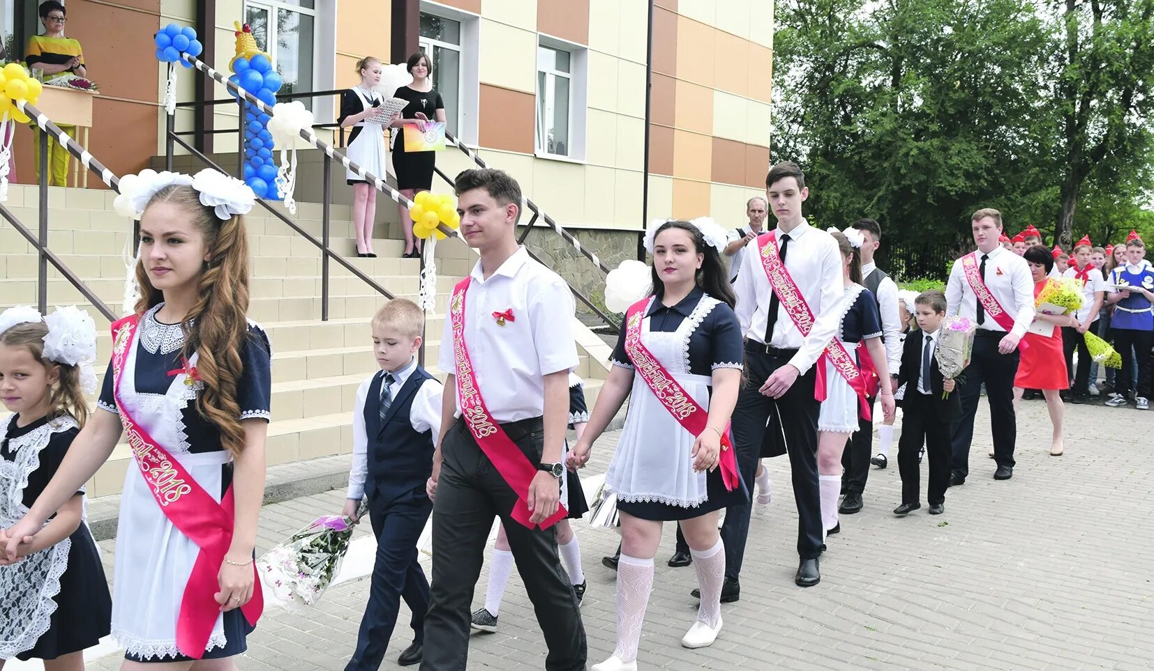 Школа 8 Шолоховский белая Калитва. Шолоховский белая Калитва. Белая Калитва школа 2 последний звонок. Школа номер 8 Шолоховский выпускной. Выпускники 17 школы