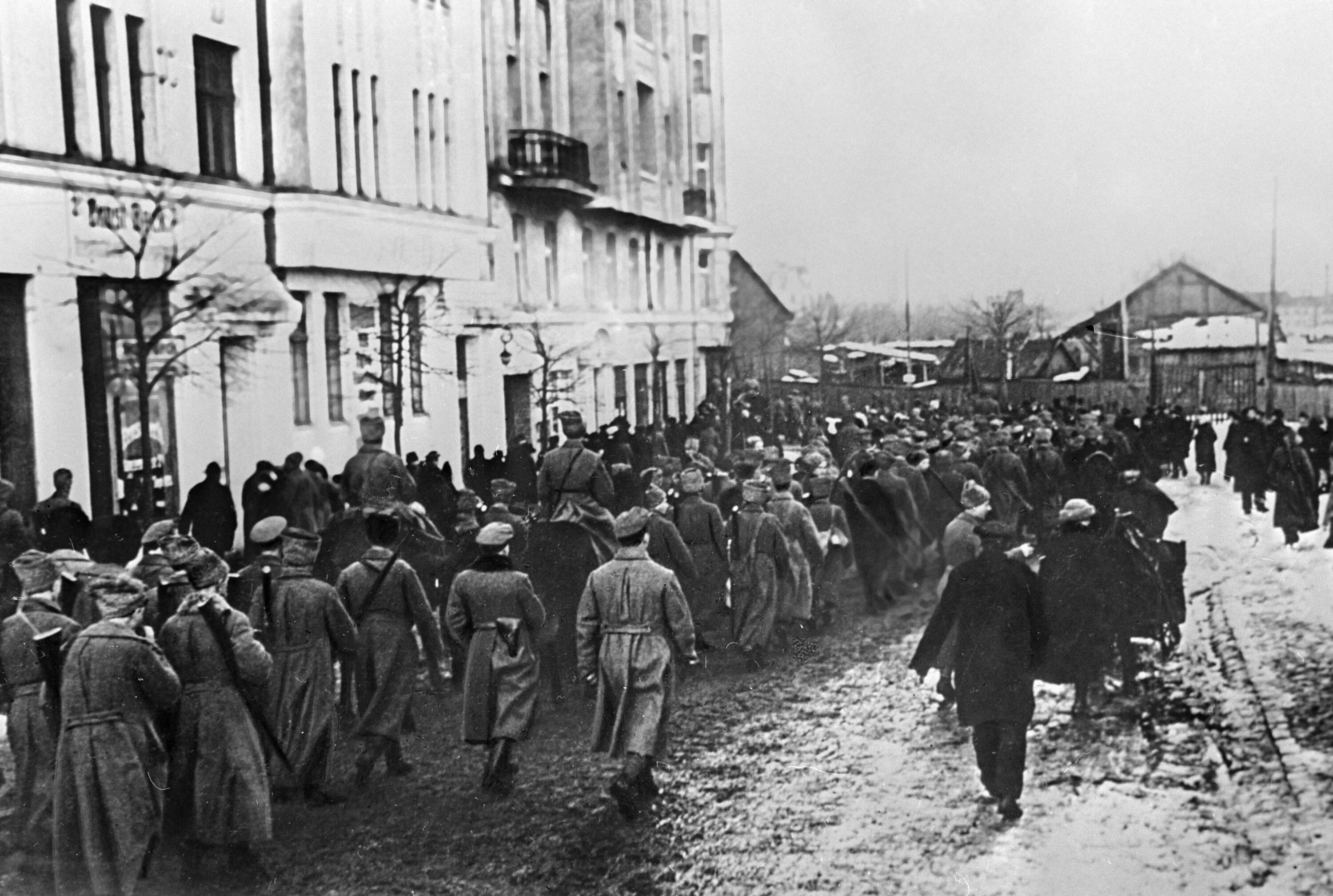 Красная армия в Риге 1919. Красная армия в Прибалтике. Рига в гражданскую войну. Восстание рабочих в Риге.