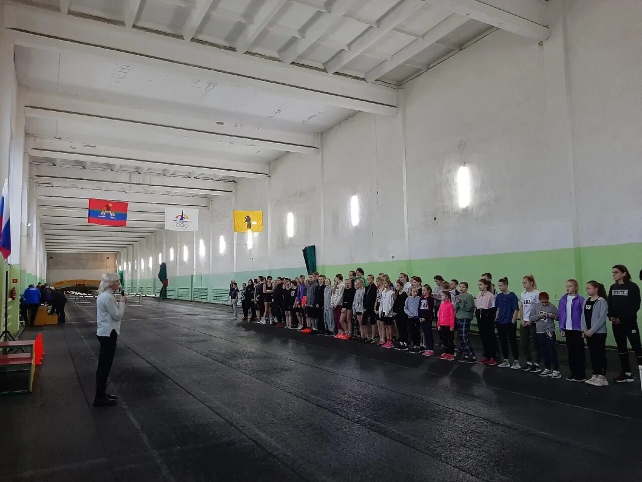 Манеж мчс. Легкоатлетический манеж мчс. мау мо бр &quot;сшор волна&quot;.