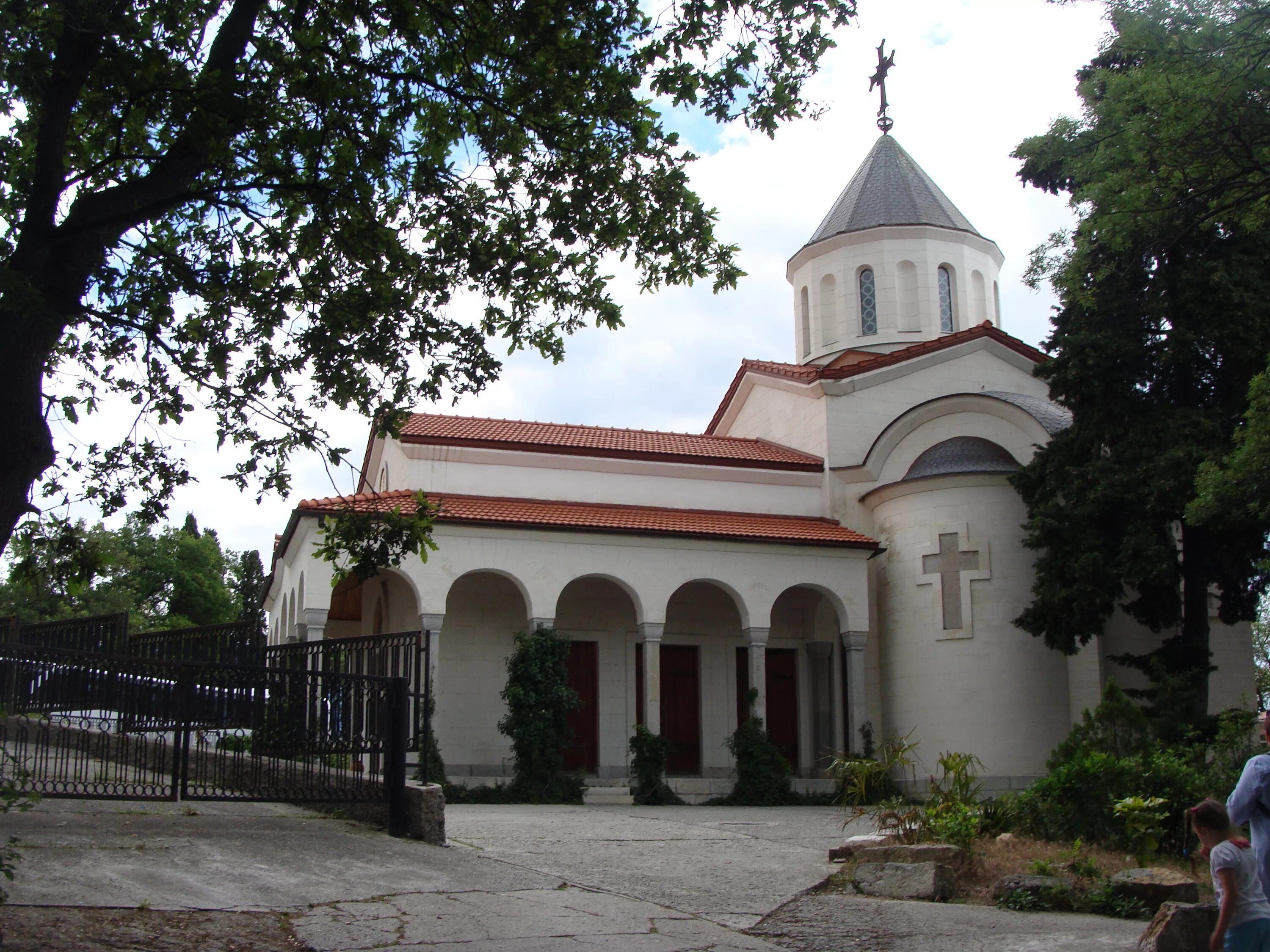 Храм покрова пресвятой богородицы ялта. Покрова пресвятой богородицы нижняя ореанда. Покрова пресвятой богородицы нижняя ореанда. Церковь покрова божией матери нижняя ореанда. Церковь покрова божией матери ореанда.