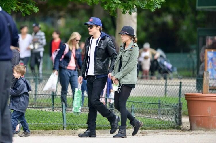 5 мая 2013. Torrey DEVITTO in Paris. 17 Мая 2013. Paul Wesley Street Style.