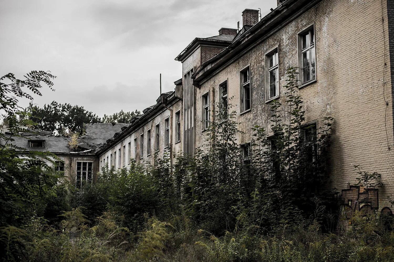 Крампниц военный городок недалеко от потсдама на берегу озера. Крампниц германия военный городок. Крампниц германия военный городок. Крампниц гсвг. Крампниц гсвг.