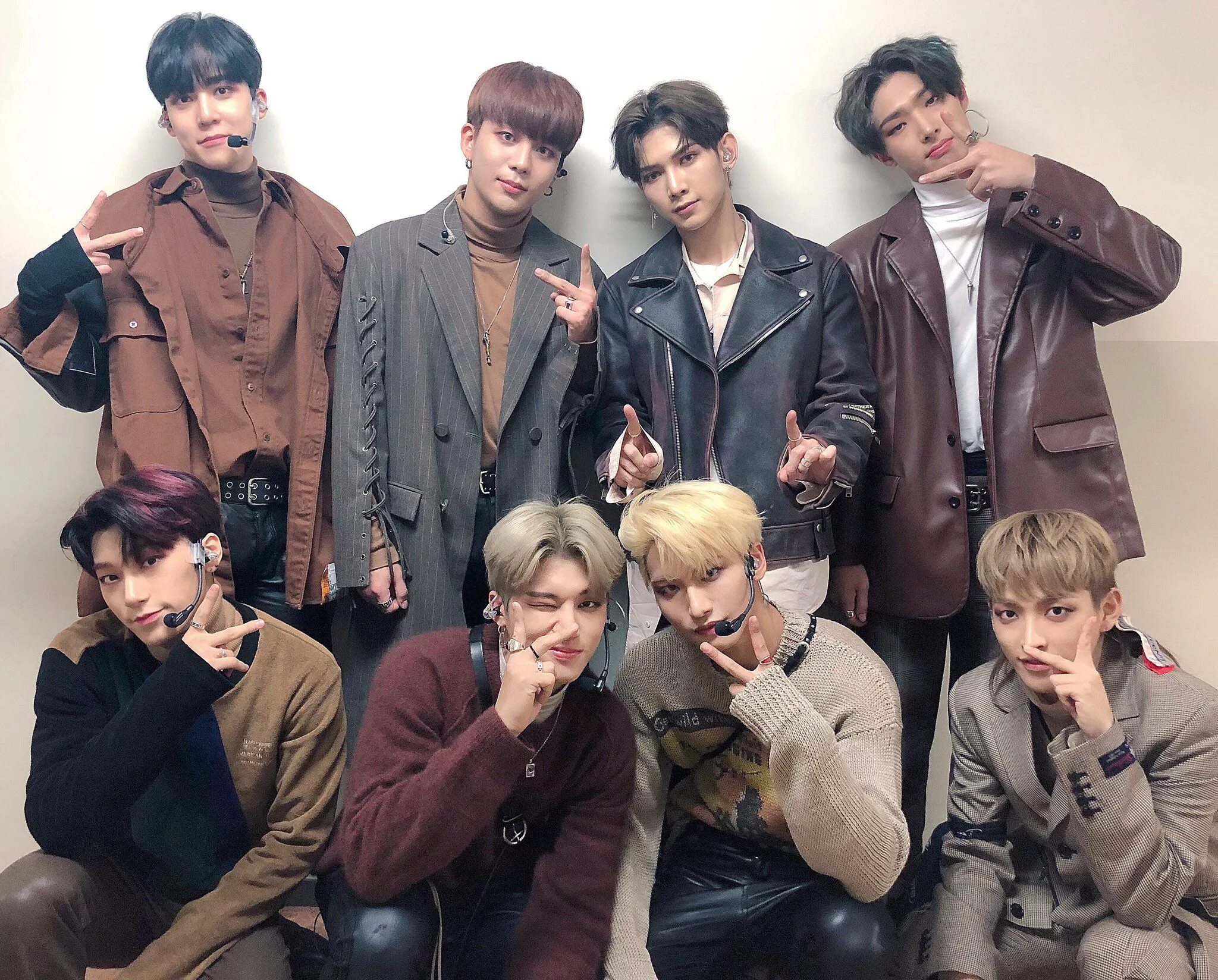 Answer ateez. Группа ateez 2025. корея группа ateez. группа ateez участники. ateez группа фотосессия.