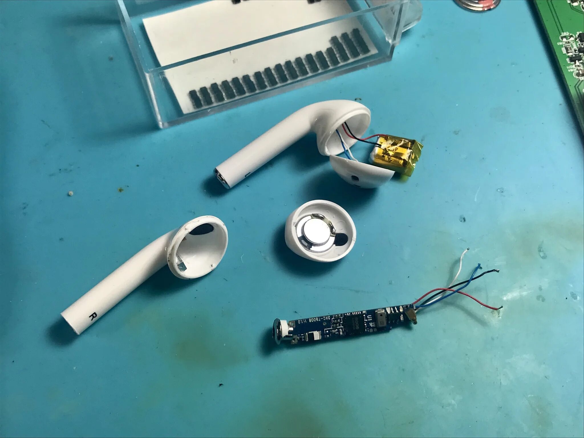 Аккумулятор наушники AIRPODS 2. Наушники TWS Apple AIRPODS 2. Разбор AIRPODS Pro 1. AIRPODS Pro 2 в разборе. Наушник упал в воду что делать беспроводной