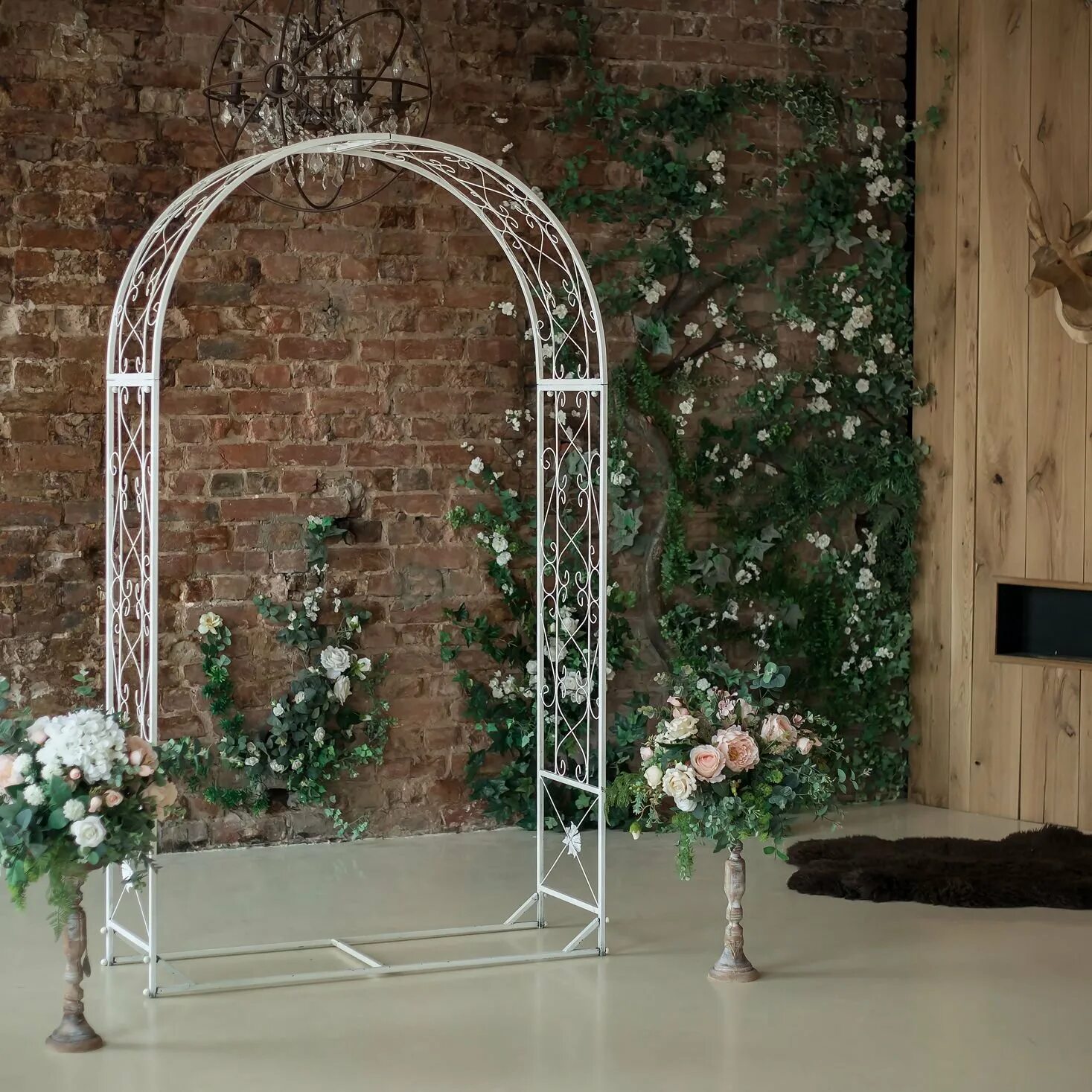 Арка для выездной регистрации. Арка аренда. Свадебная арка "треугольная". Свадебная арка 2023. Арка "свадебная".