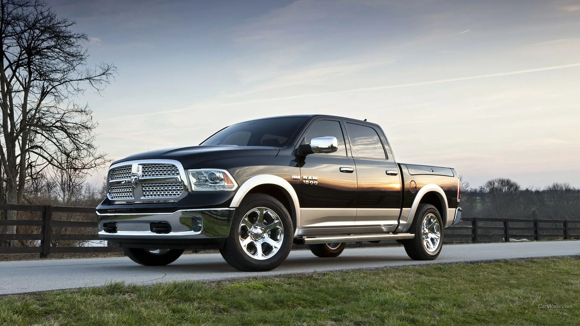 Стоит ли рам. Dodge Ram 1500. Dodge Ram 1500 Laramie. Dodge Ram 1500 Laramie Crew Cab. Dodge Ram Truck 1500.