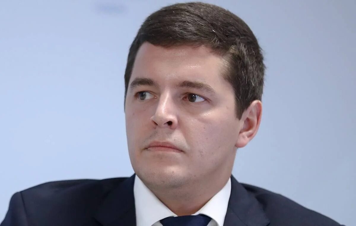 Где работает губернатор. Аман тулеев 1997. Владимир слепцов ярославль. Костомаров александр константинович семья. Заседание с губернатором уссом.