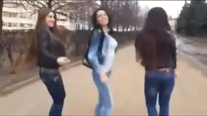 Сибирская девушка которая танцует. Ай ай девушки танцуй давай девушки. Ай ай девушки текст танцуйте давай. Аяяй девчонка руки вверх. Ай ай девушки танцуют давай девушки.