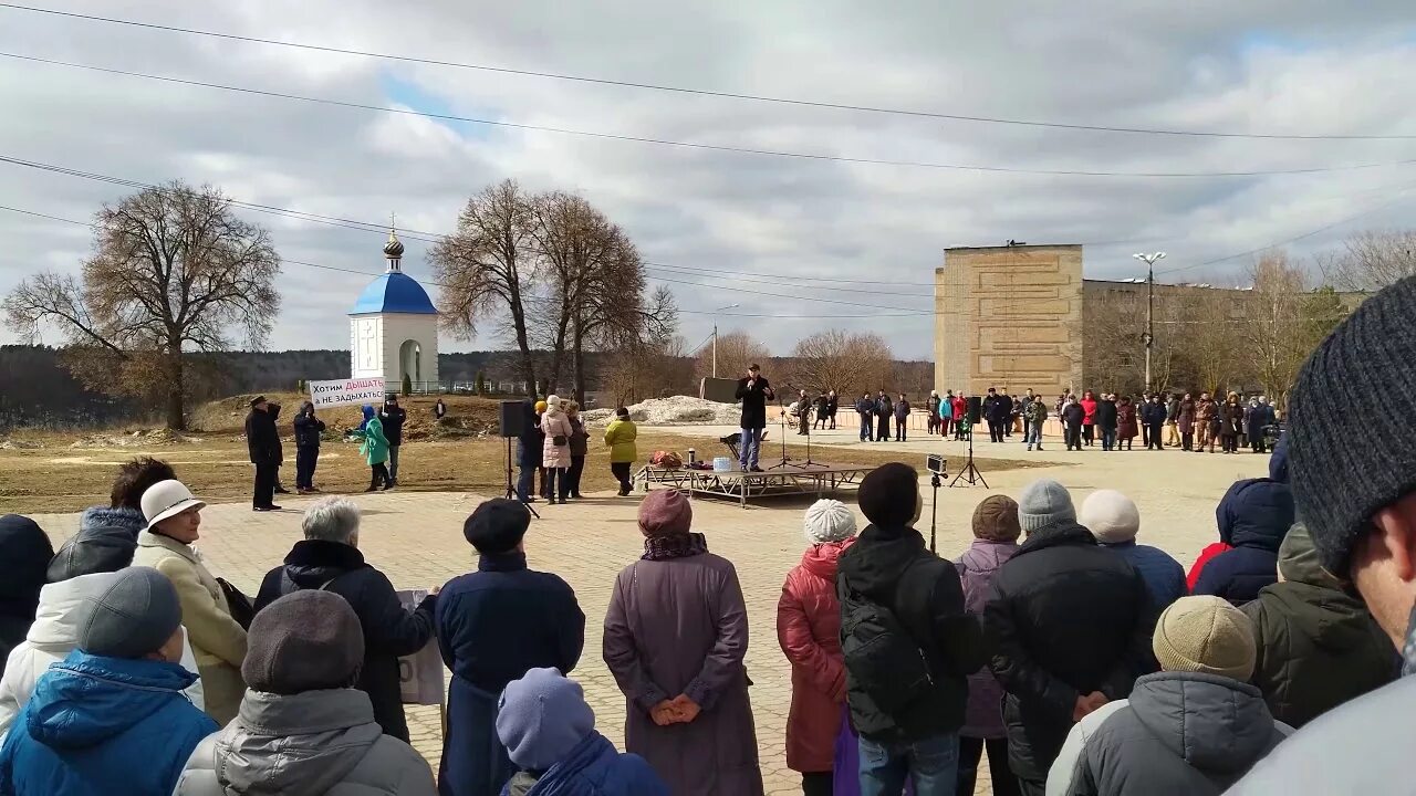 Погода товарково калужская область на 10 дней. Калужская обл п Товарково. Митинг в Полотняном заводе. Первый завод Товарково. Товарково Калужская область Дзержинский район.