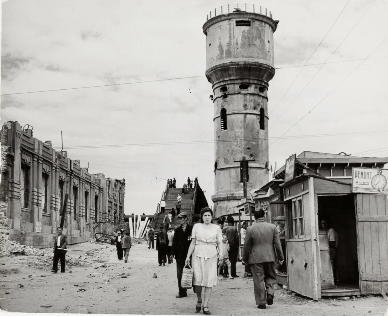 Памятник ленину сталинград 1925. 1925 царицын. Царицын волгоград 19 век. Картинка царицын сталинград волгоград. 1925 царицын.
