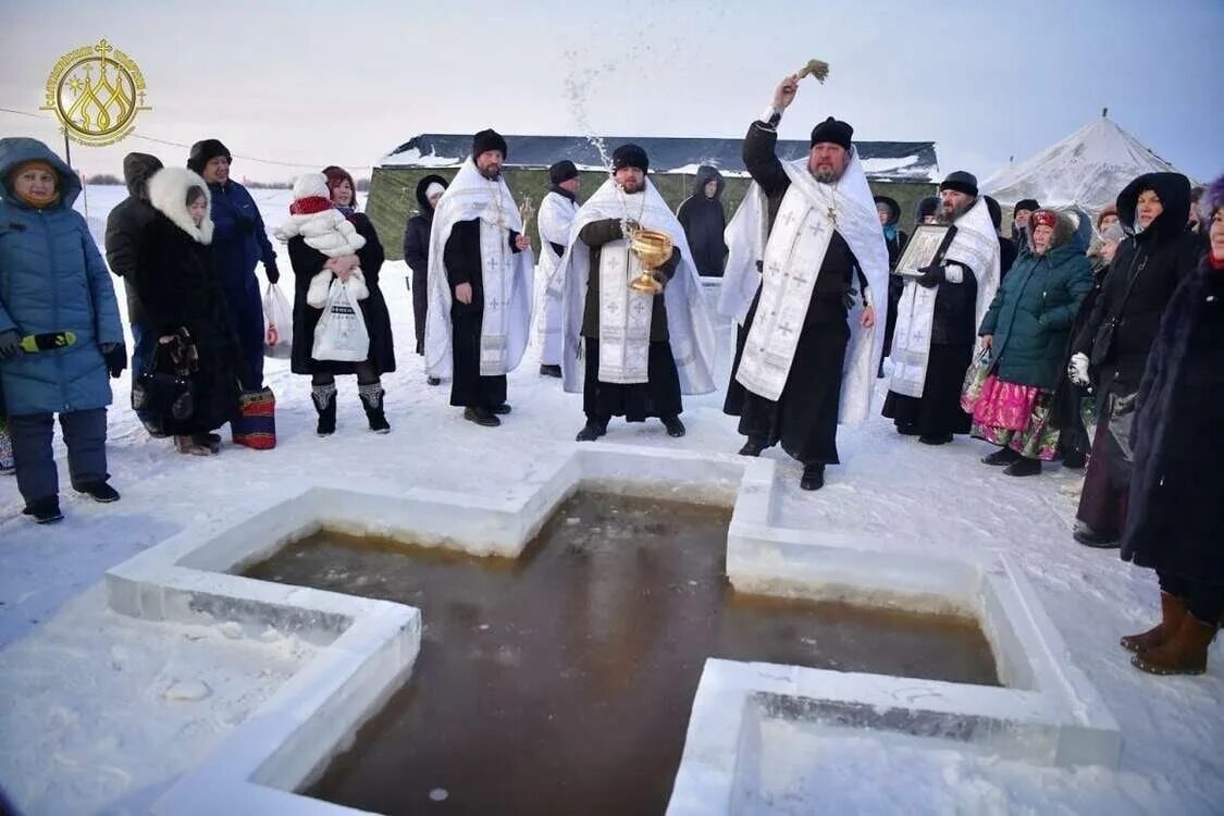 Крещение один из главных праздников. 19 января крещение господне. крещение господне святая вода. крещение воды собор 4км петропавловску. крещение праздник традиции.