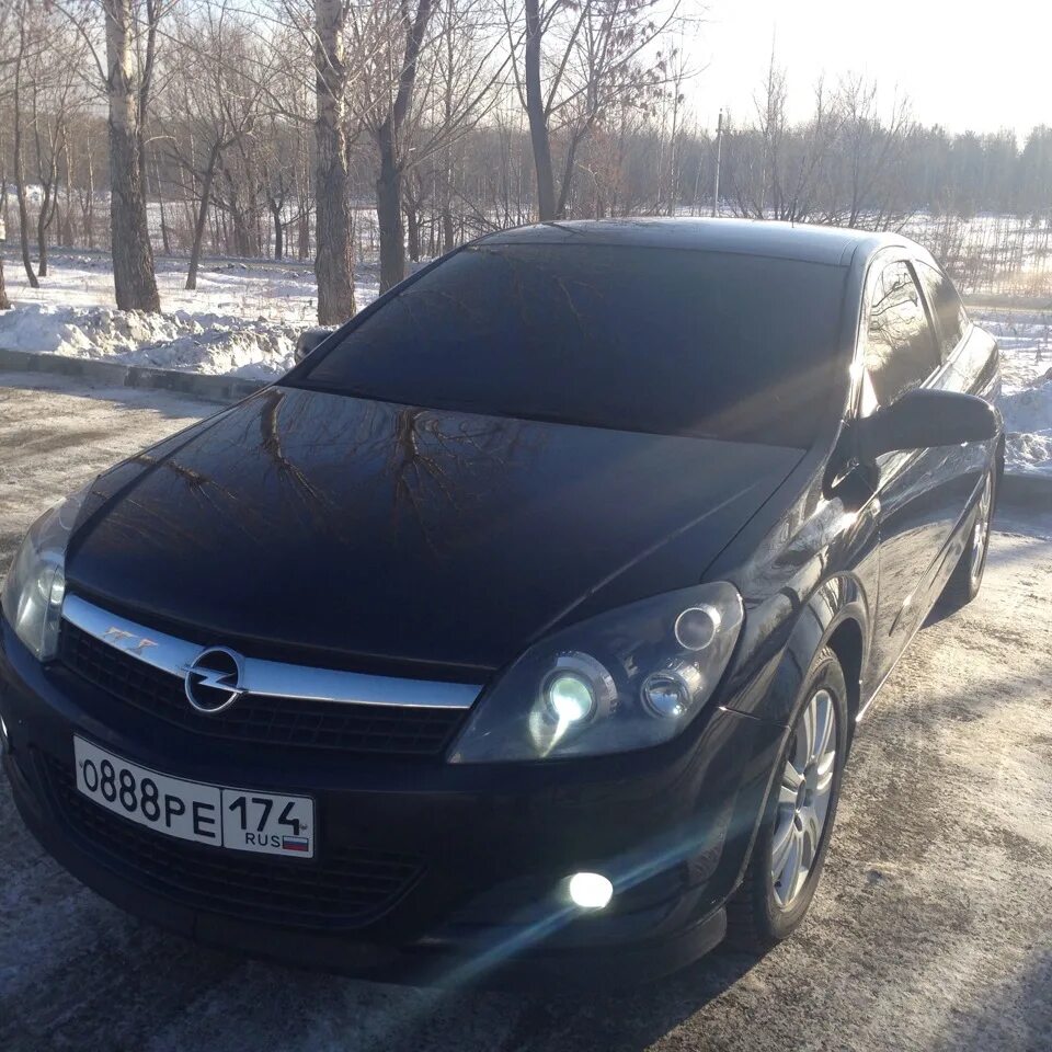 Opel astra gtc 2013 белая. Опель тонированный. Опель тонированный. Opel astra gtc тонированная. Опель тонированный.