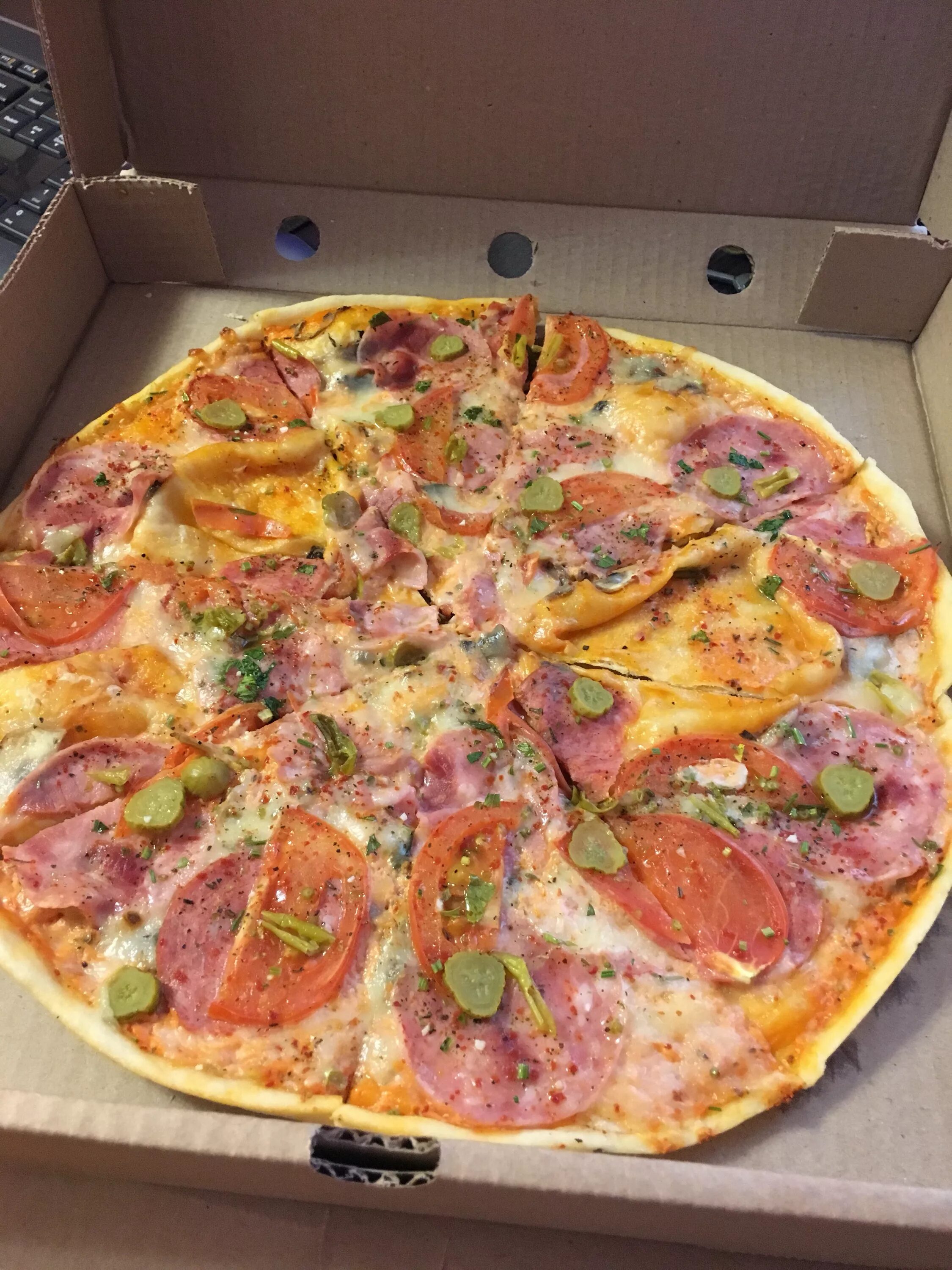 Пицца бийск. Таз пицца. taz pizza в москве. пицца в фиолетовой коробке. самая вкусная пицца в ульяновске.
