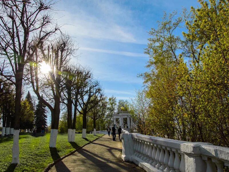 Аллея любви чебоксары. Аллея победы чебоксары. Залив чебоксары аллея чемпионов. Аллея любви чебоксары. Чебоксары парк победы вечный огонь.