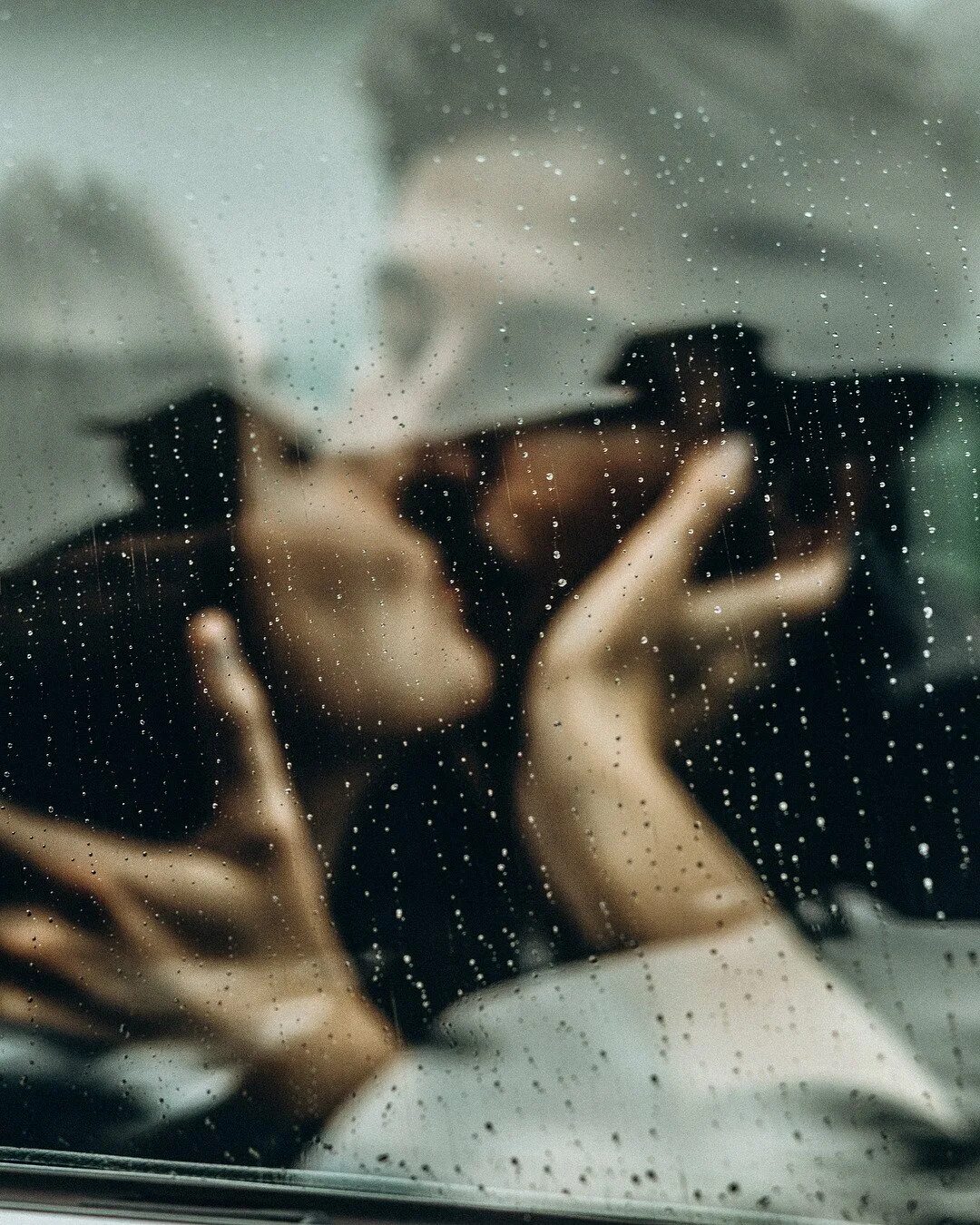 Что он думает и чувствует ко мне. Нежные цитаты о любви. ты мне нужен цитаты. хочу тебя. красивые слова.