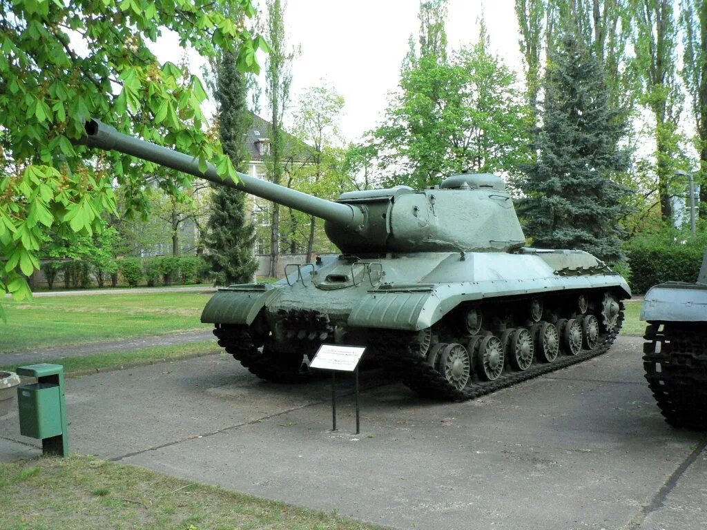 Мс 2 танк. Ис-2 тяжёлый танк. Танк ис-1. Танки ис 1 и ис 2. Танк ис иосиф сталин.