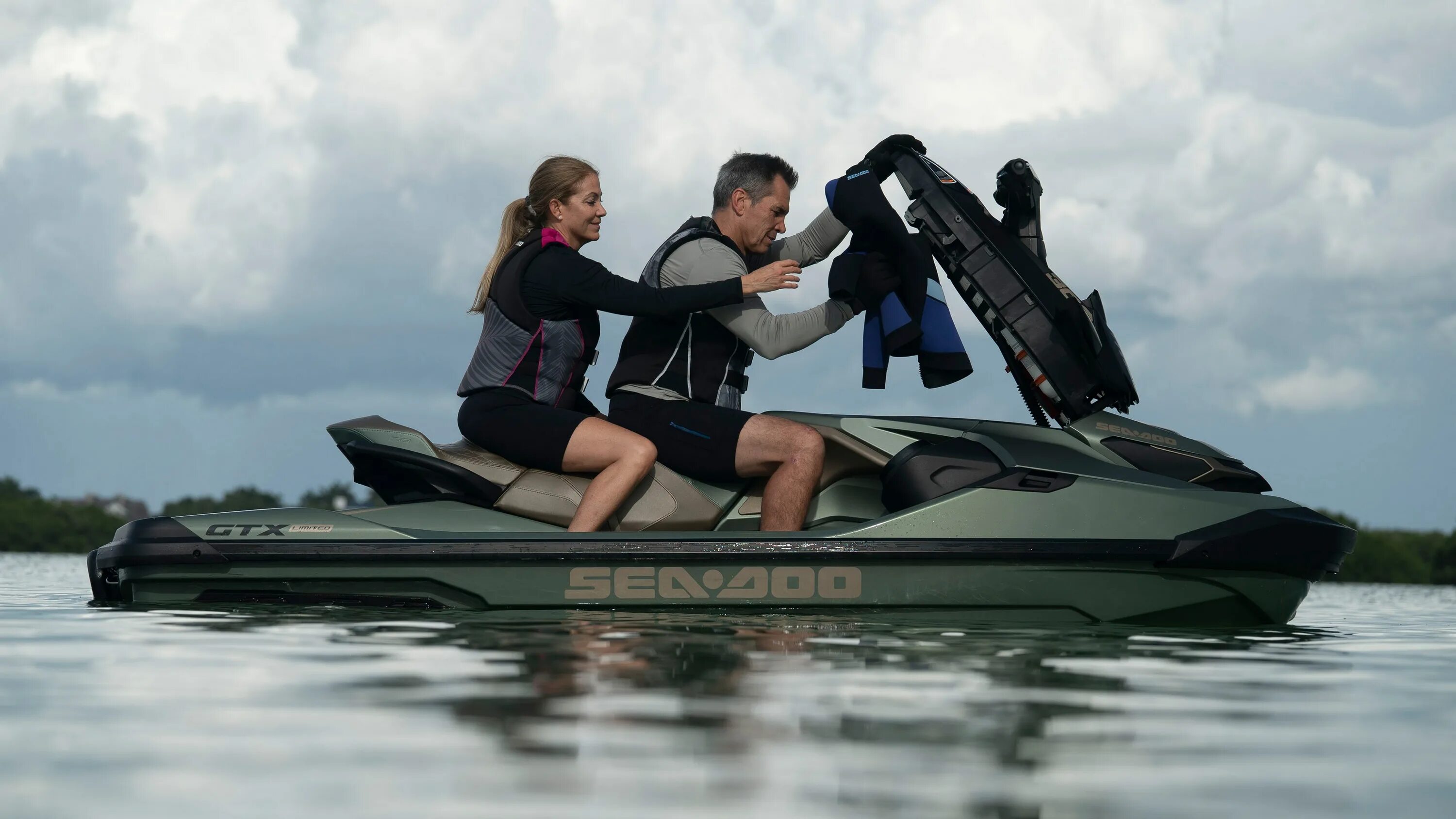 Sea-doo gtx limited 300 2022. Гидроцикл brp gtx 300 limited. Sea doo gtx 300. Gtx 300 limited. Brp gtx 300 limited.