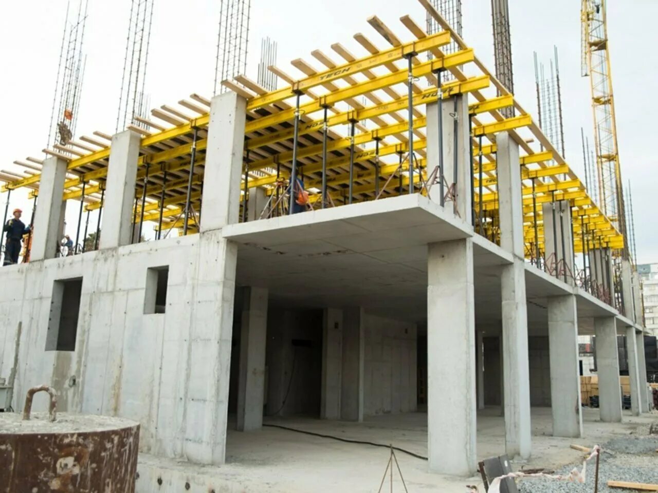 Железобетонные конструкции многоэтажных зданий. Здания из сборных железобетонных конструкций. Каркасно-монолитное здание. Каркас унифицированный безригельный. Железобетонные конструкции многоэтажных зданий.