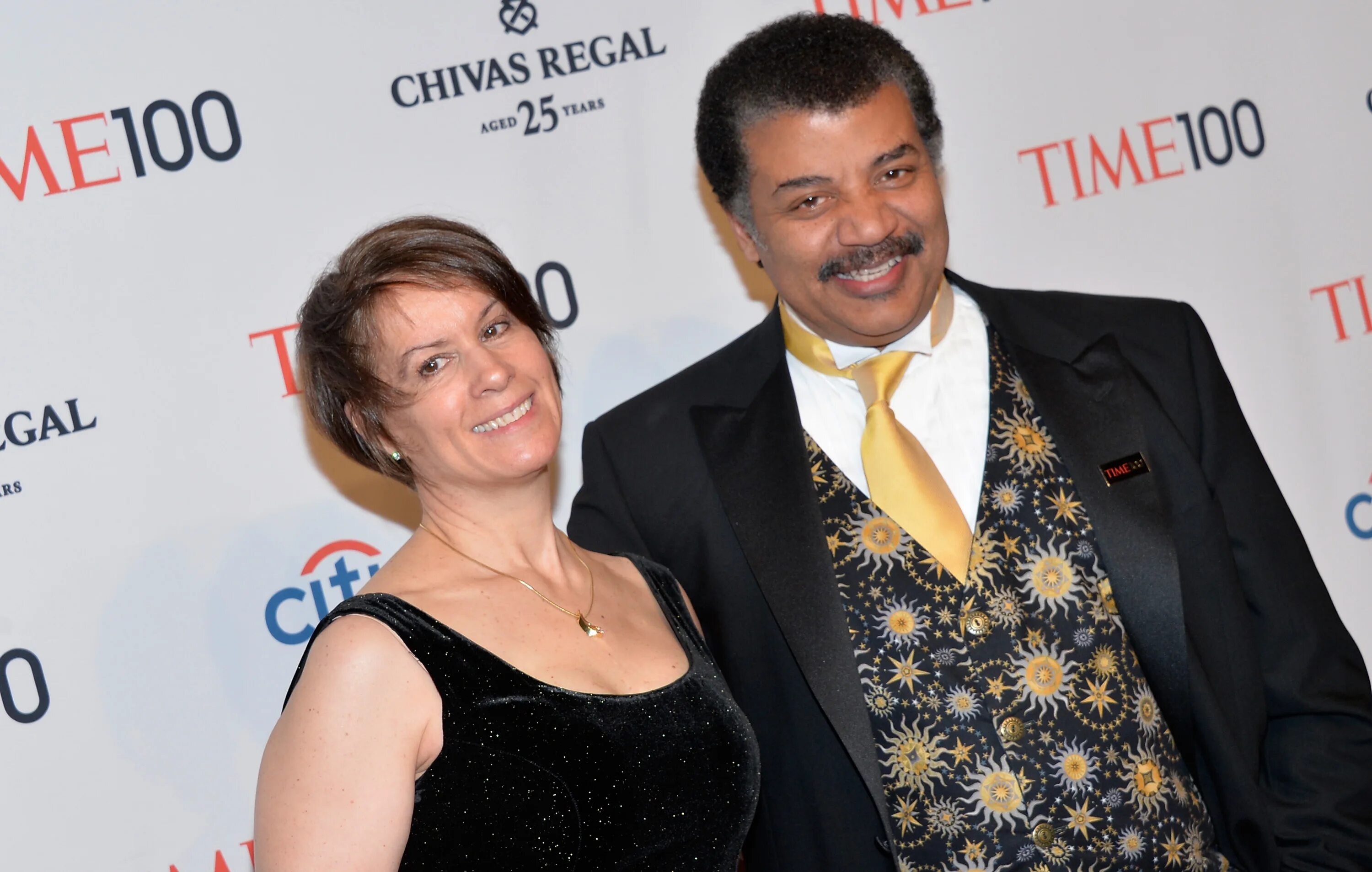 Нилам семья. Neil DEGRASSE Tyson Alice young.