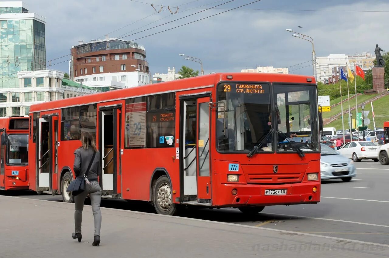 Время транспорта казань. Транспорт Казани. Городской автобус Казань. Городские автобусы Москвы. Наземный транспорт Казань.