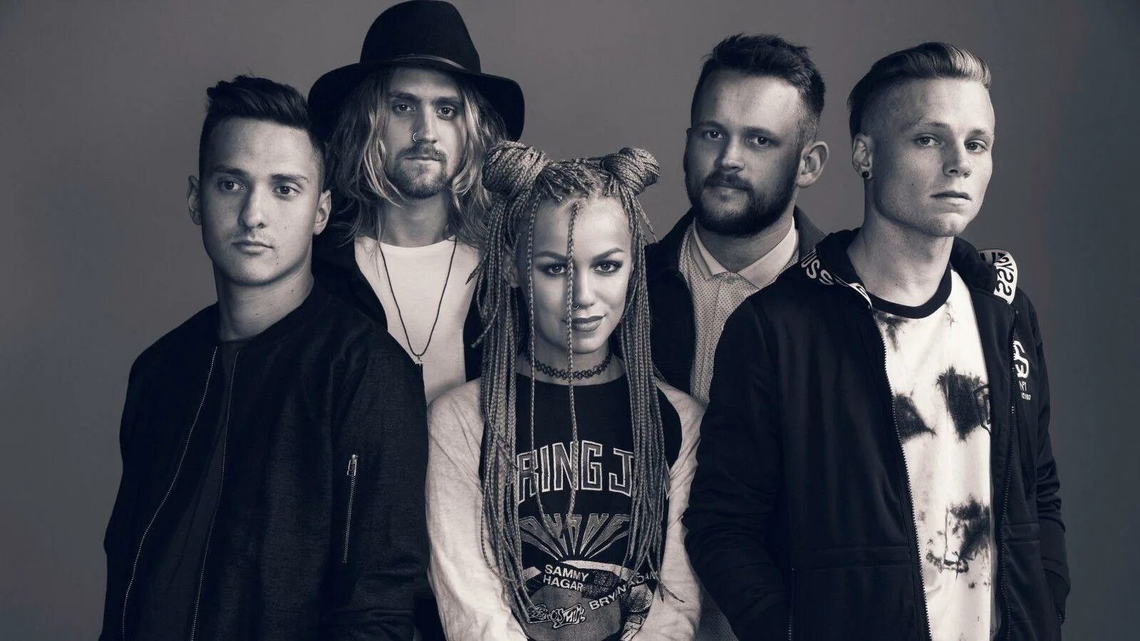 Will be alive. Tonight Alive. Alive исполнитель. Tonight Alive 2022. Haelos группа.