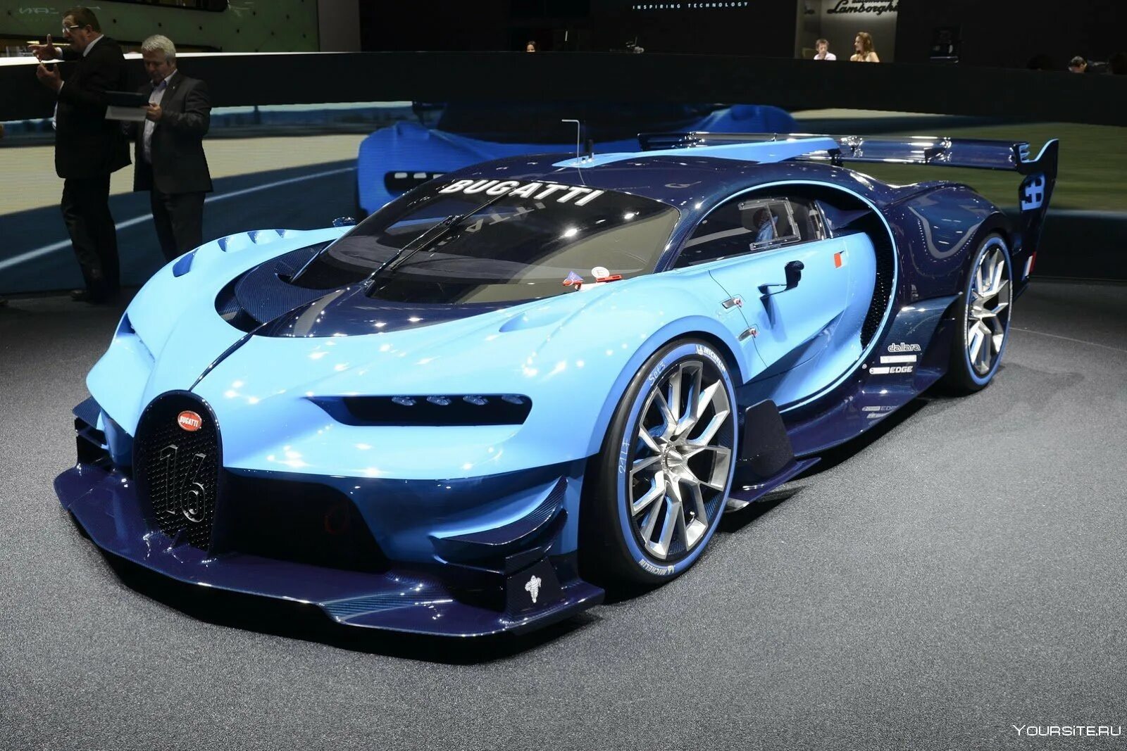 Быстрые спортивные машины. Гиперкар Бугатти Вейрон. Bugatti Veyron 2022. Бугатти Вейрон 2015. Новая Бугатти Вейрон 2016.