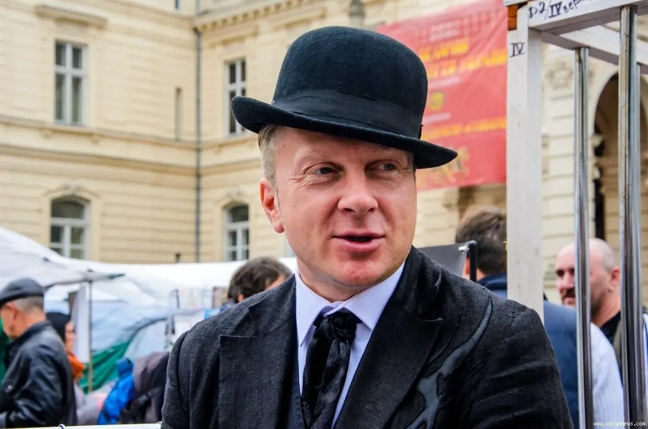Жена известного киевского актёра запретила ему общаться с детьми на украинском