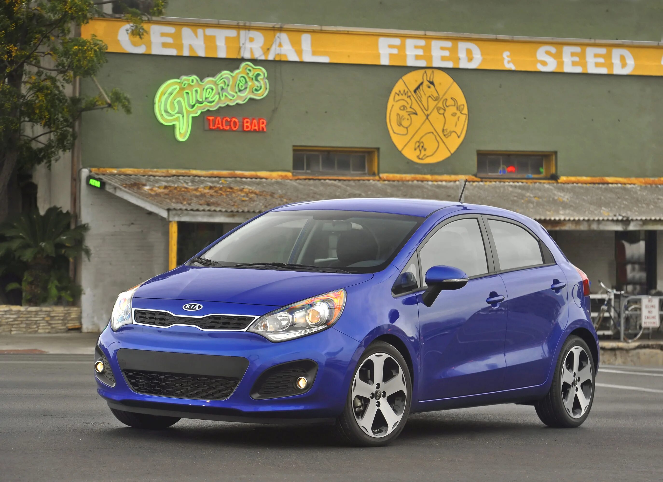 Kia Rio 2012. Kia Rio 5. Кия Рио 2012 хэтчбек. Kia Rio Hatchback 2012.