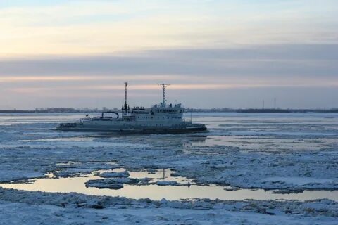 Город порт в устье северной двины