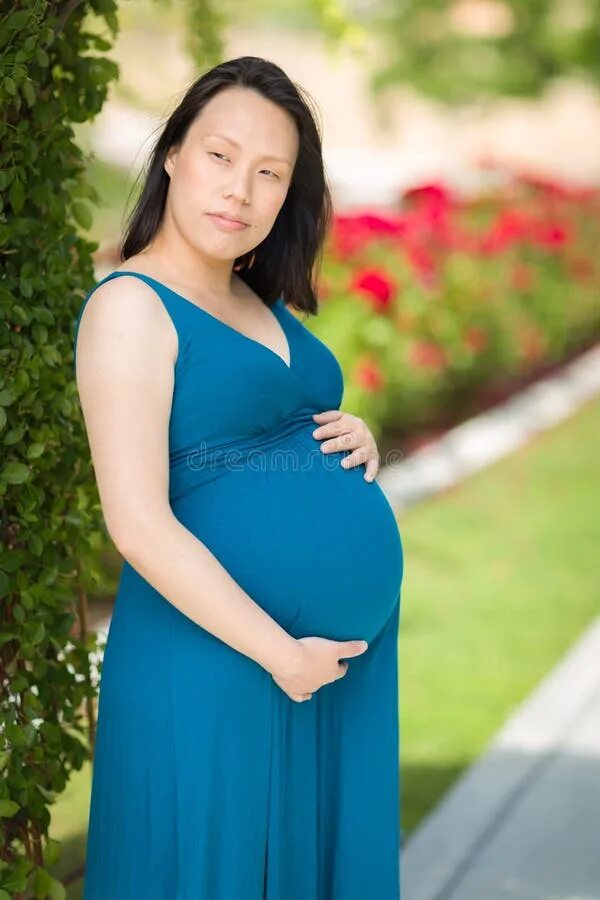 Китайский беременность. Беременные китайские женщины. Беременная китаянка. Беременная китайская девушка. Беременная женщина 20 лет.