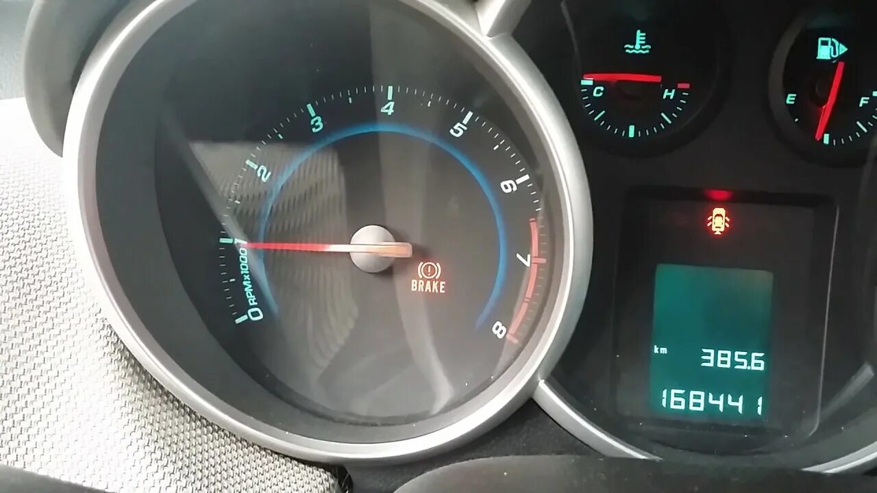 Оборотов лачетти. Обороты холостого хода шевроле лачетти. Тахометр обороты логан 1. 6 на хх. Лачетти плавают обороты.