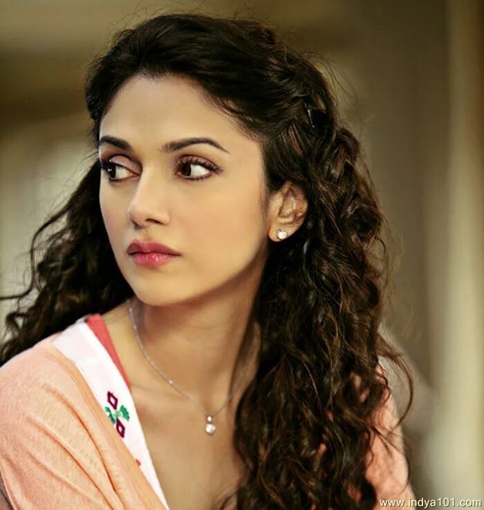 Адити РАО. Адити чханви. Aditi Rao Hydari. Адити РАО Хайдари ножки.