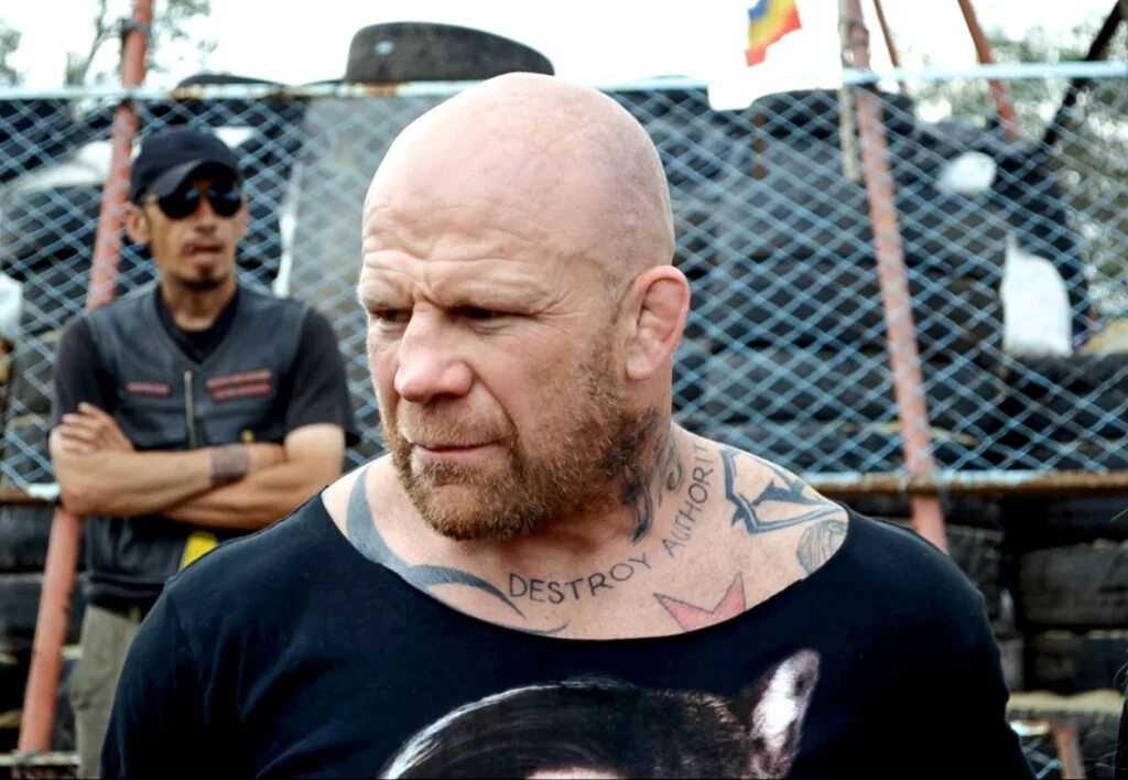 монсон лодка на аллеях