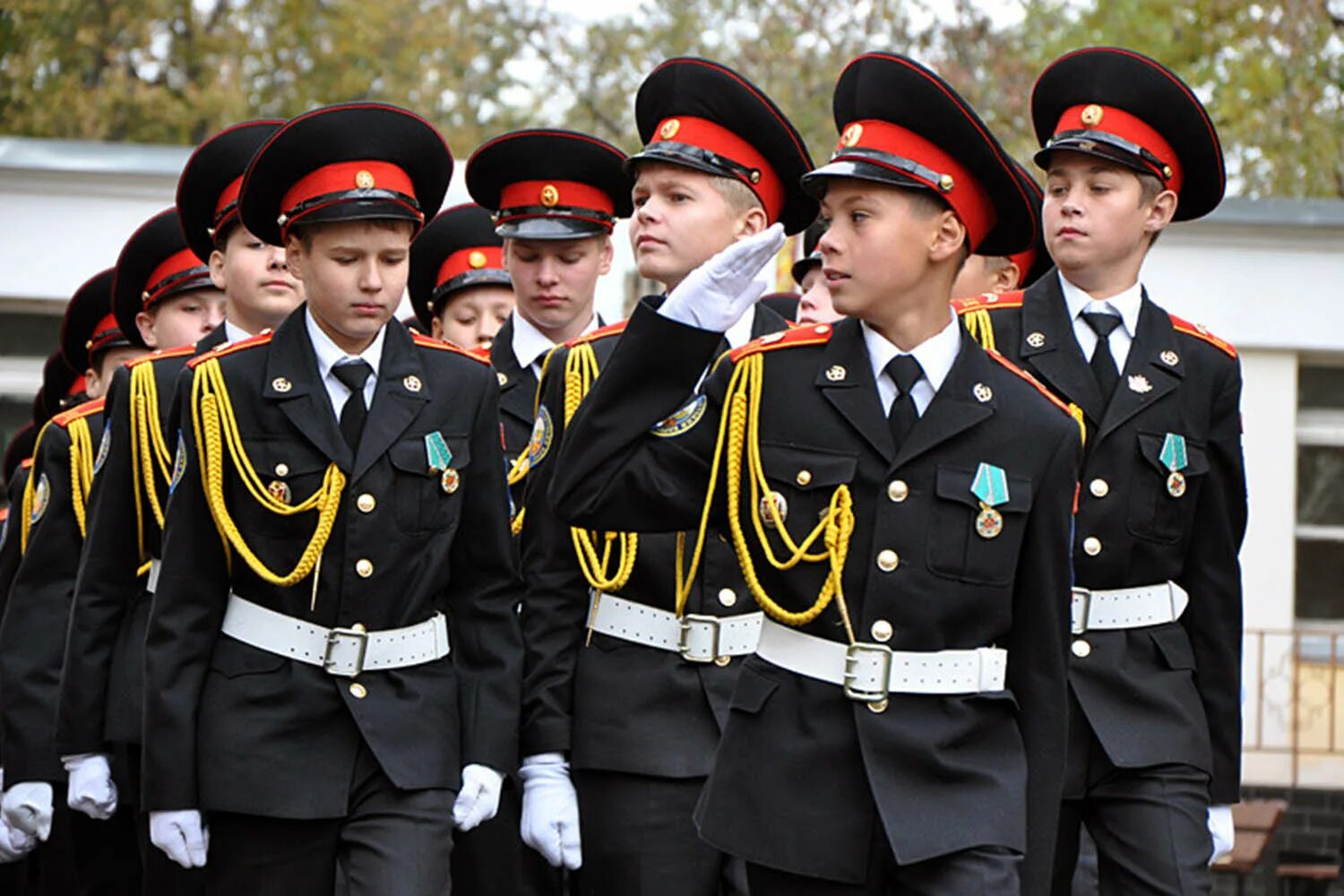 Военные кадетские корпуса россии. Кадеты Суворовского училища Москва. Кадетский корпус Суворовское училище. Суворовское училище кадетского корпуса Москва. Кадеты Суворовского военного училища.