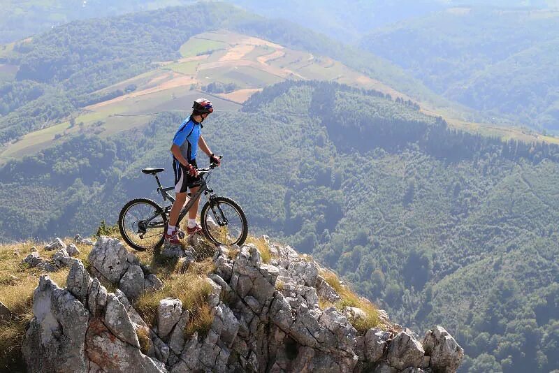 Ride hike. горный велоспорт.