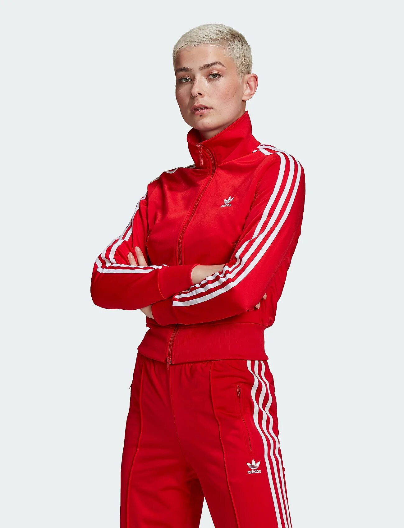 Олимпийка primeblue sst. Adidas adicolor classics sst красный. Adidas sst green. Олимпийка sst tt p blue. Олимпийка адидас фиребирд.