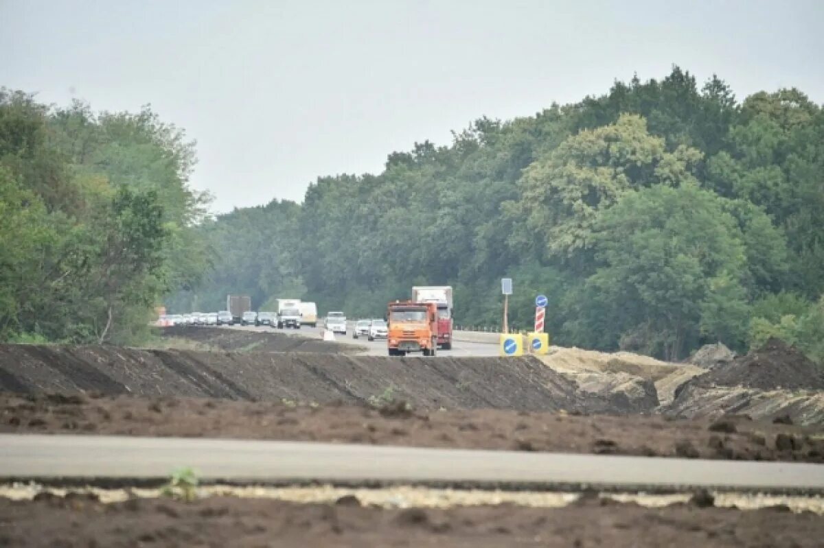 Строительство автодороги джубга. Трасса Краснодар Ейск. Дорога Краснодар Ейск. Трасса м4 Краснодарский край. Автодорога Краснодар Ейск.