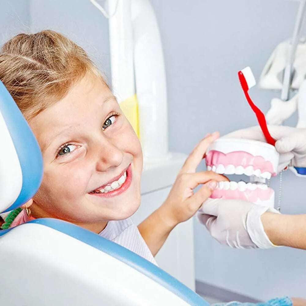 Удалять зуб ребенку 5 лет. Детская стоматология. Детская стоматология стоматология. Профессиональная гигиена полости рта. Зуб детская стоматология.